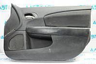 Обшивка двери карточка передняя прав Chrysler 200 11-14 черн с черн вставкой тряпка, подлокотник кожа,