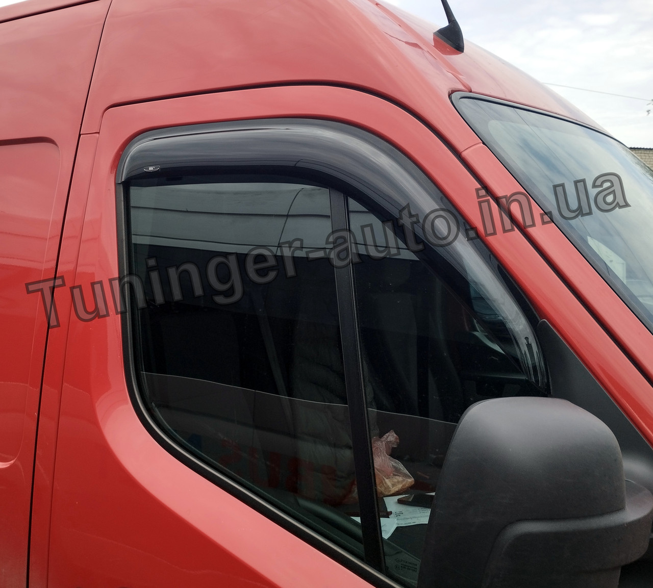 Дефлектори вікон (вітровики) Renault Master 2010-2021 (Hic), фото 1