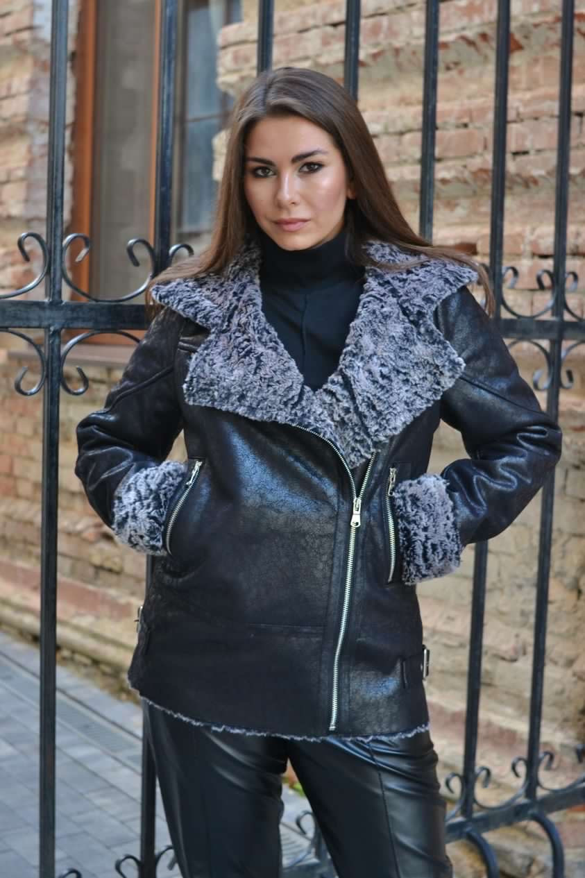 Актуальна жіноча дублянка косуха чорного кольру, фото 1