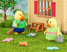 Набір фігурок Li’l Woodzeez — Сім’я Качок, 4 шт., з книжкою англійською мовою, фото 2