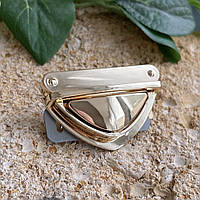 Замок сумковий трикутний, колір золото, р. 34*51 мм