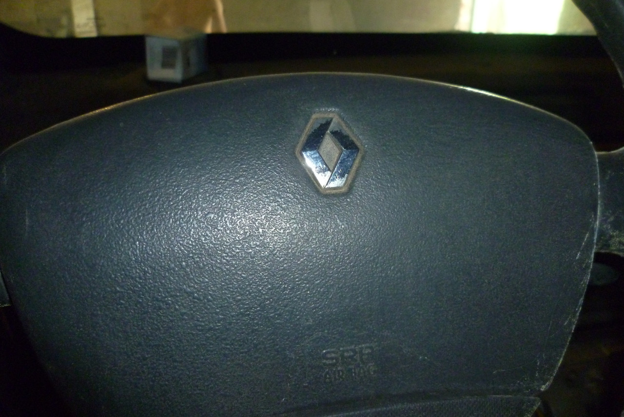 Подушка безпеки в кермо OPEL Vivaro 00-14 (ОПЕЛЬ ВІВАРО) 8200136331B