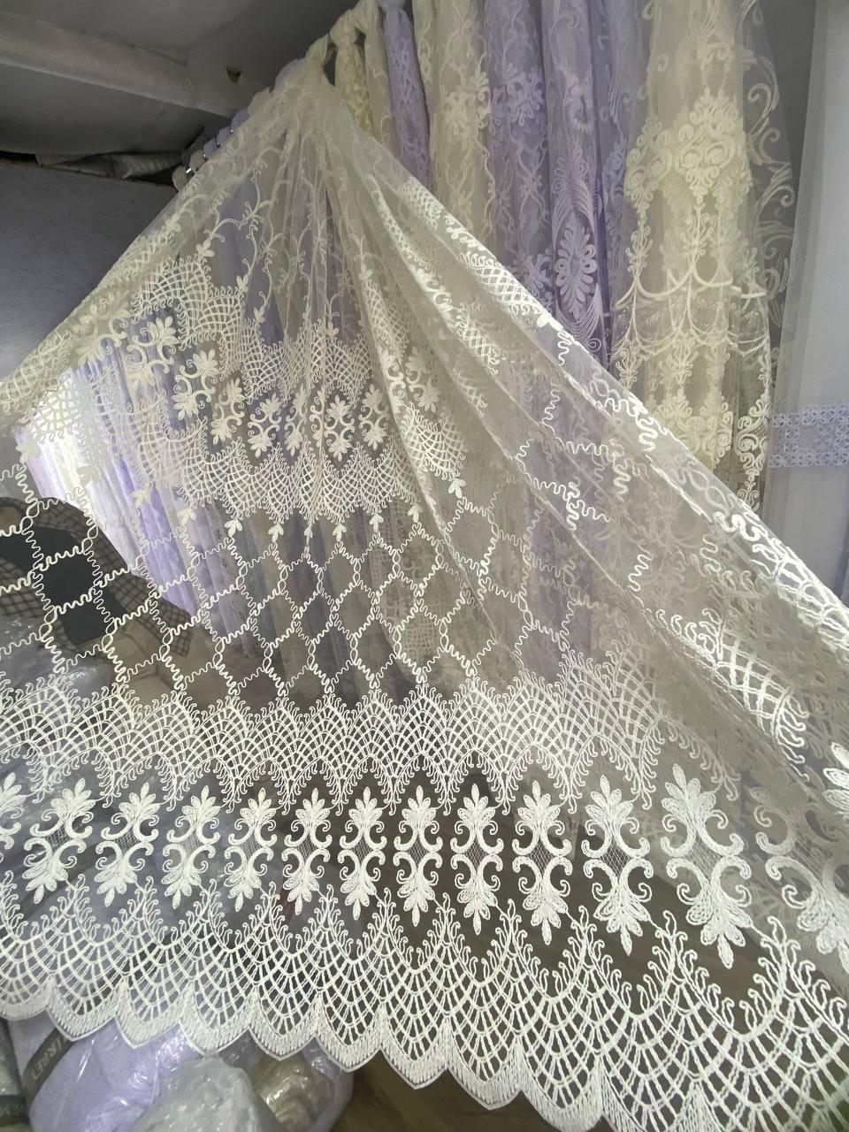 Тюль фатинова шинель заввишки 2,8 м. кремова