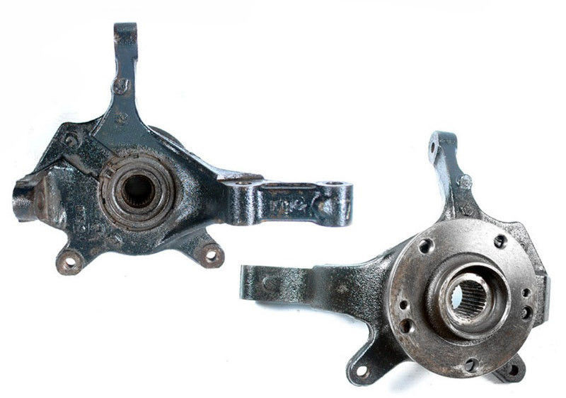 Поворотний кулак лівий 1.9 DCI -06 OPEL Vivaro 00-14 (ОПЕЛЬ ВІВАРО)