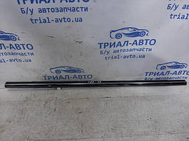 Молдинг скла дверей задній Chevrolet