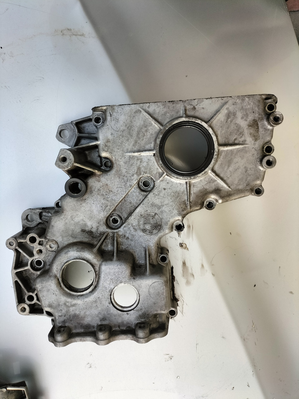 Кришка ланцюга ГРМ б.у BMW E39 Е46 M57 3.0 d 2247285