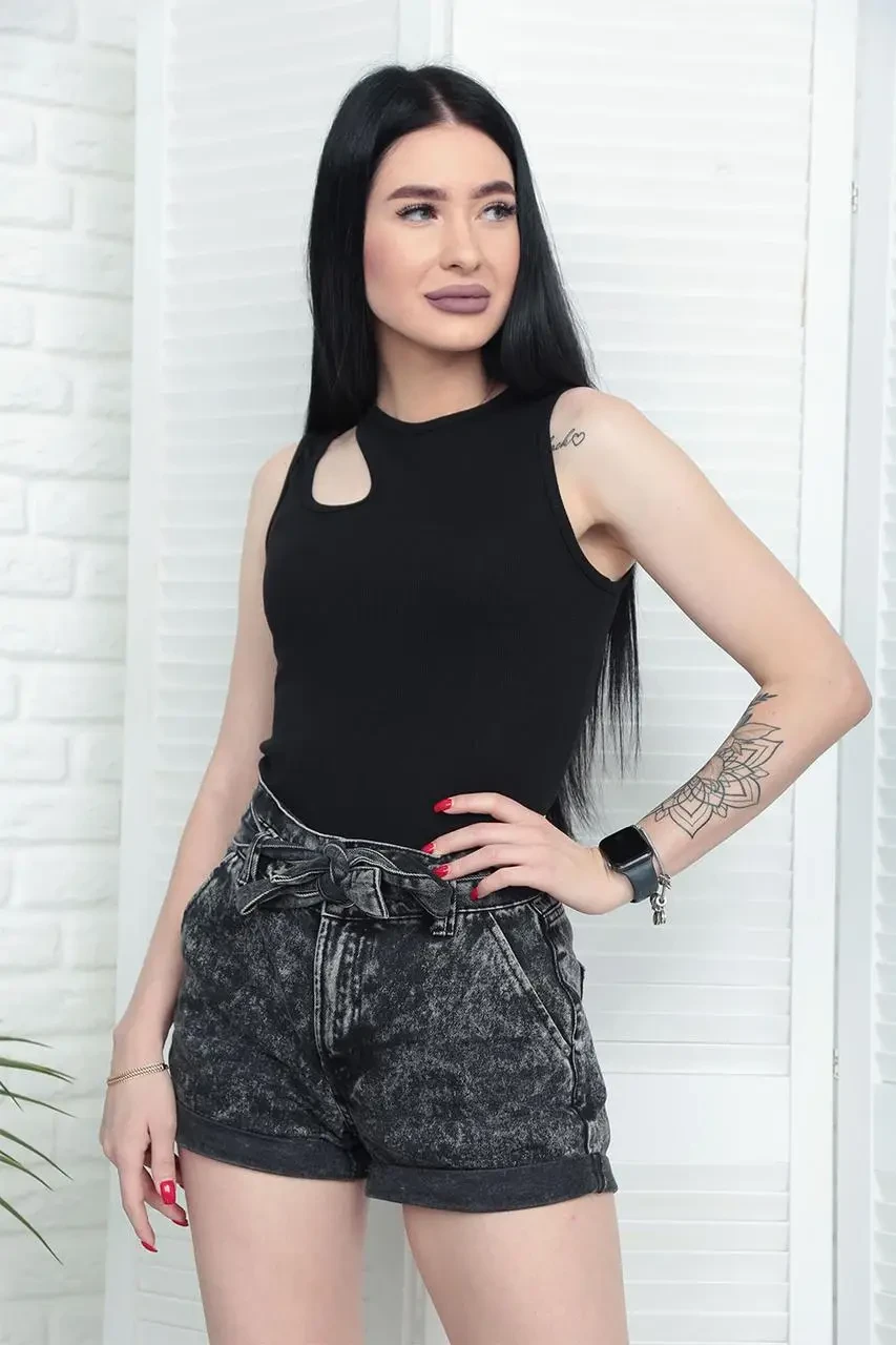 Майка жіноча в рубчик з вирізом зелена чорна коричнева біла