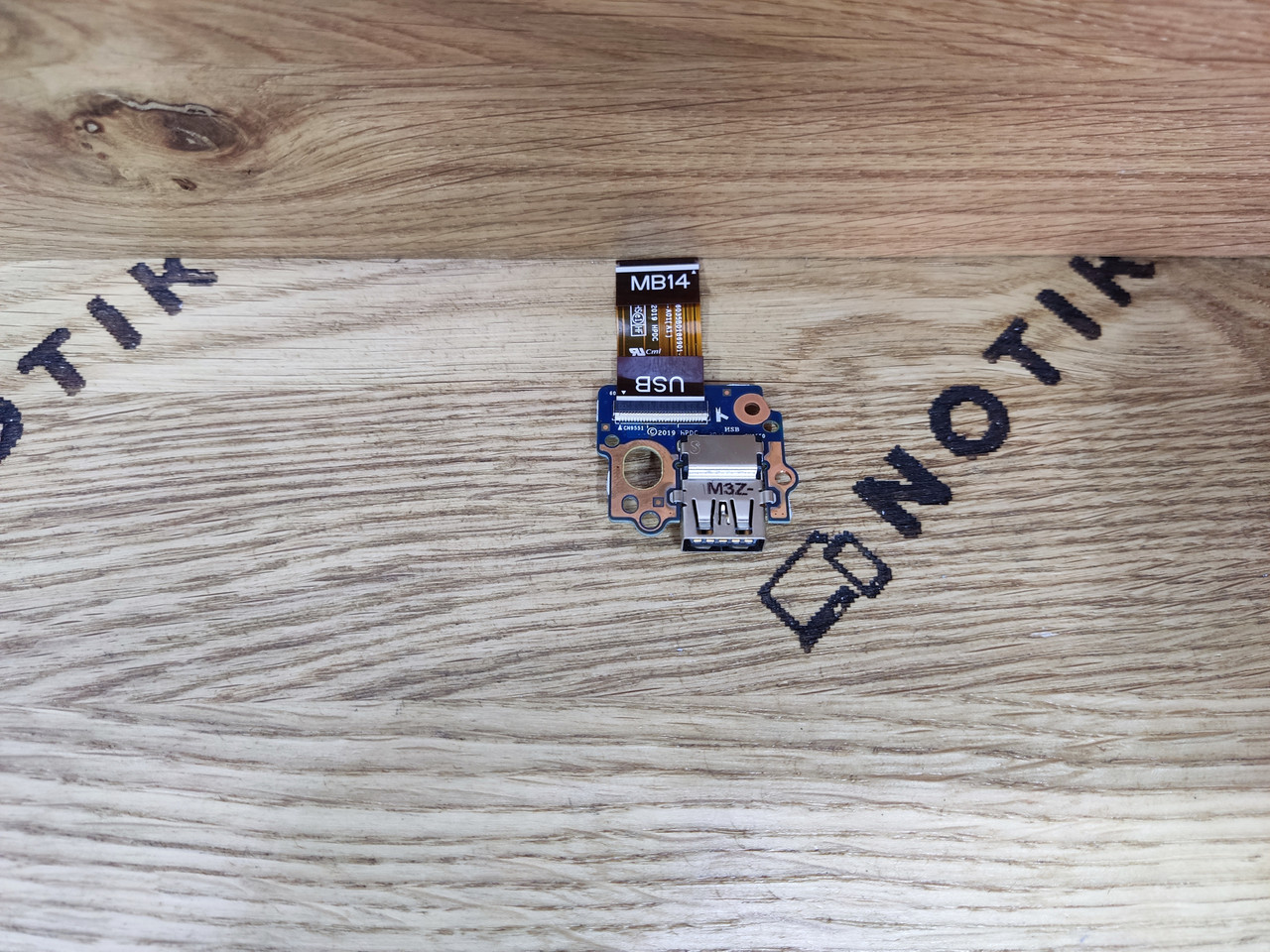 Додаткова плата, з роз'ємам USB HP Elitebook 840 745 ZBOOK 14U G6 (6035B0186901) Вживана
