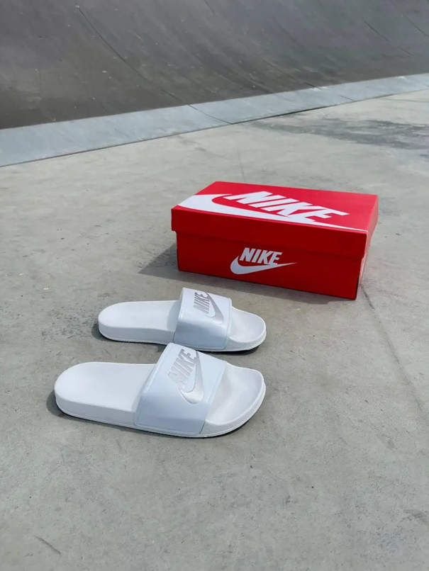 Чоловічі сланці Nike Найк капці шльопанці капці білі літні взуття для пляжу та басейну