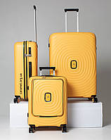 Комплект чемоданов Франция ультролёгкий полипропилен 3 шт (L M S) жёлтый Snowball 35203
