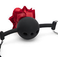 Кляп-куля БДСМ для рольових ігор Троянда 7412 4.2х60 см чорна, фото 4