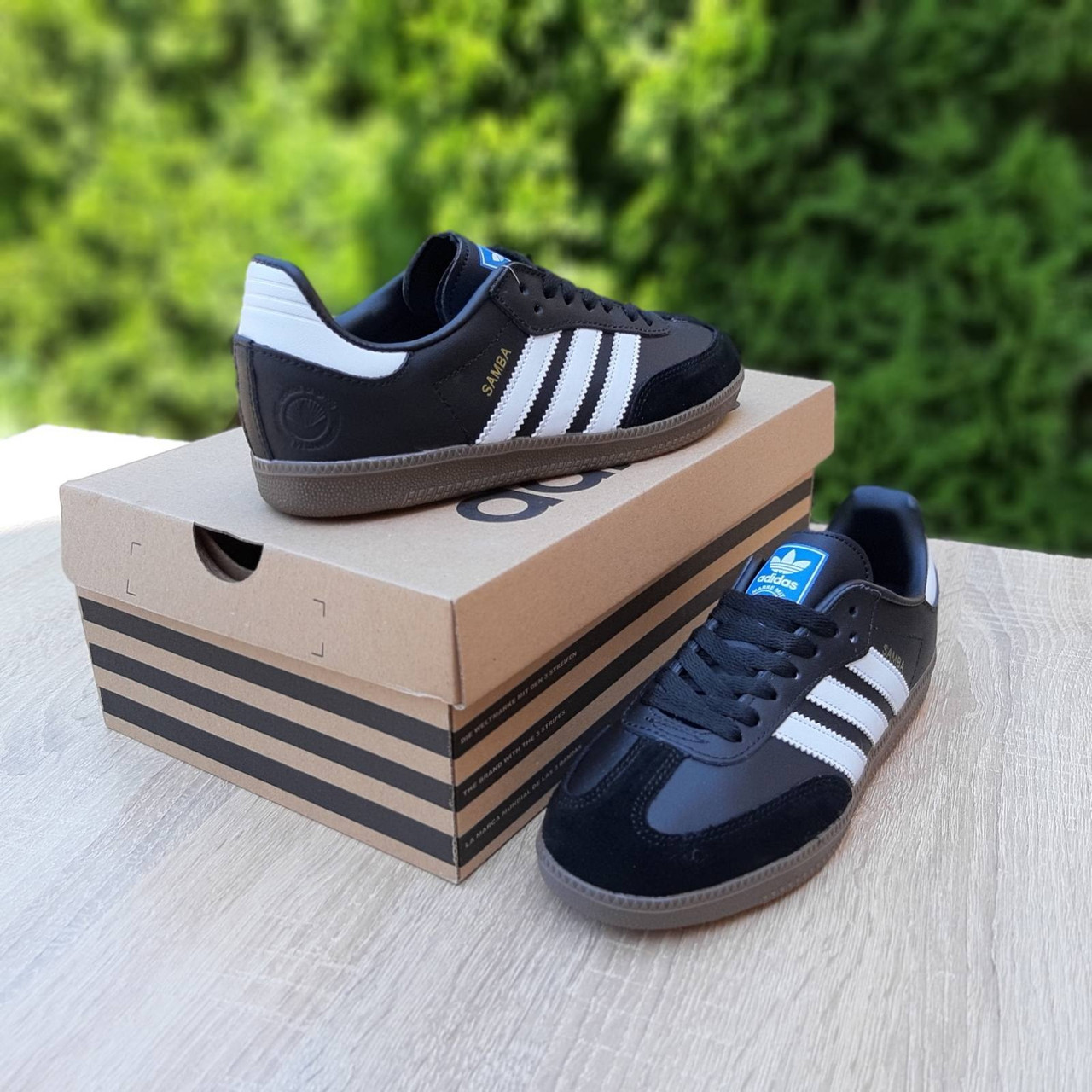 Жіночі кросівки весна осінь чорний з білим Adidas Samba. Взуття жіноче шкіряне чорне з білим Адідас Самба