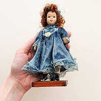 Лялька керамічна на підставці Вінтаж 15 см Дівчинка у блакитній сукні
