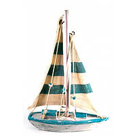 Вітрильник з дерева сувенір