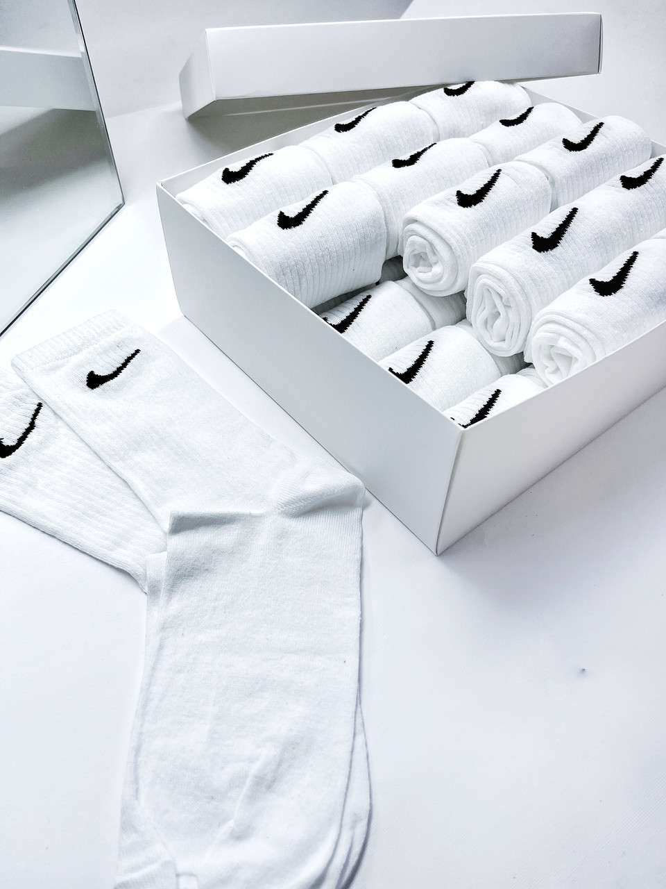 Високі чоловічі Шкарпетки Nike / найк - Білі - Подарунковий набір у коробці 30 пар, фото 1