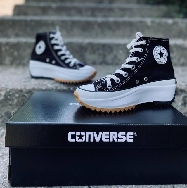Купить Черно-белые высокие кеды Converse Run star, Женские кеды ...