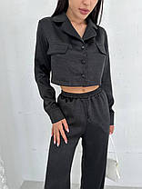 Сатиновий жіночий костюм у піжамному стилі укорочена сорочка на ґудзиках та вільні брюки Ds5598, фото 2