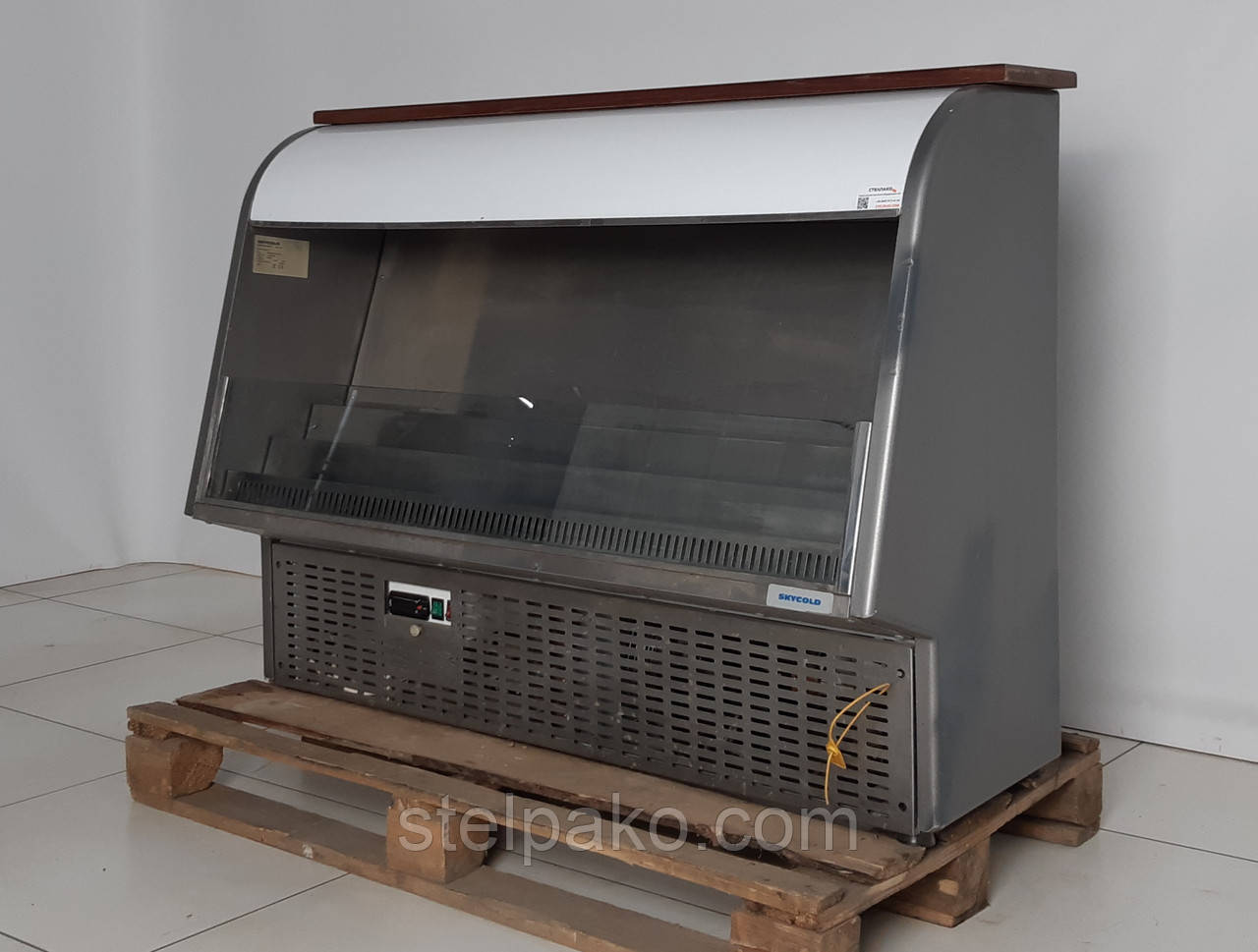 Холодильний барний регал «Skycold Front Display 1200» 1.2 м. (Фінляндія), компактний, Б/у