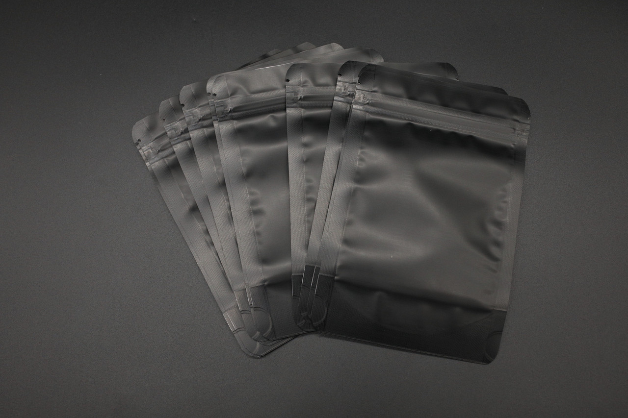 Пакети дой-пак  із zip-застібкою. 10х12+3см Колір "Чорний"