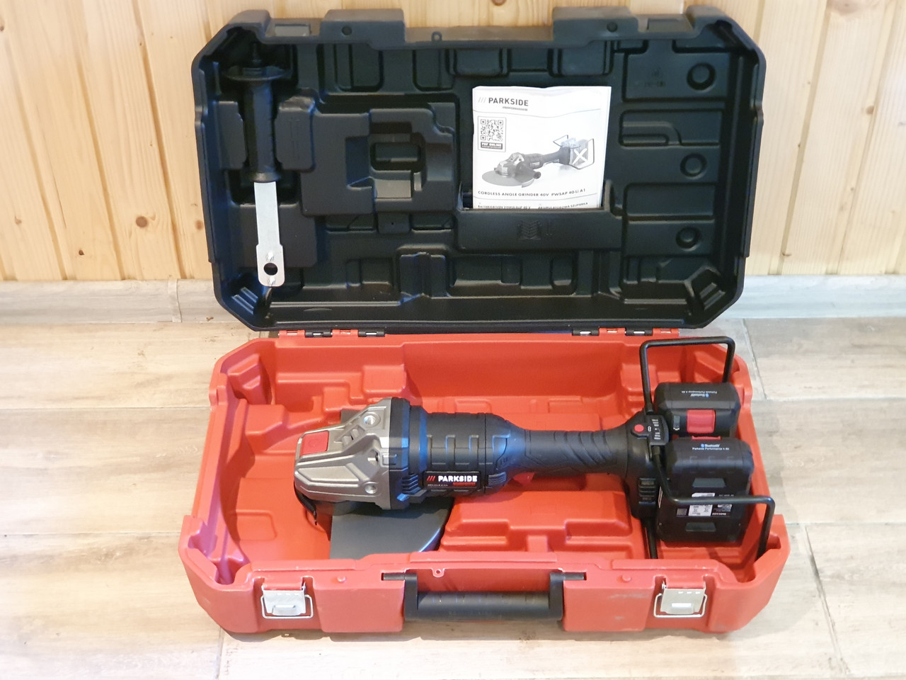 Кутова шліфувальна машина PARKSIDE® »PWS 230 D4