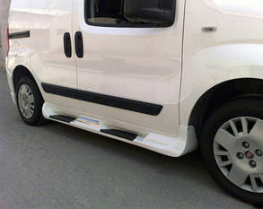 Бокові пороги Sorento тип (під фарбування) для Peugeot Bipper 2008-2024 рр