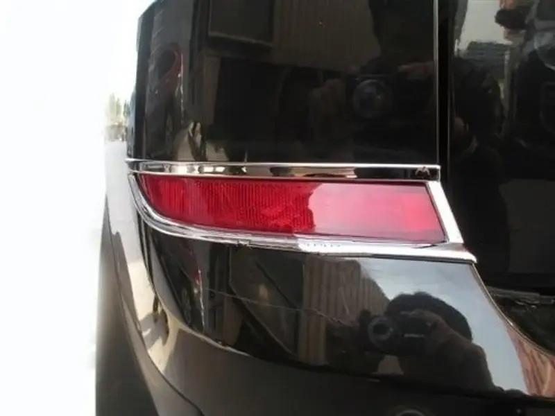 Накладки на задние противотуманки (2 шт) для BMW X5 E-70 2007-2013 гг - фото 1 - id-p1891264569