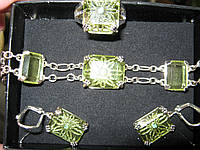 Гарнитур набор Avon серьги, кольцо, браслет с зелеными камнями