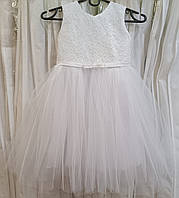 Нежное белое нарядное детское платье-маечка с гипюровым лифом на 2-3 годика