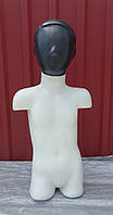 Манекен дитячий білий з чорною безликою головою