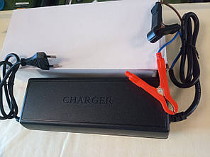 Універсальний зарядний пристрій для акумуляторів 12 V / 20 A / BEST Battery Charger 20 A, MCH 1220A