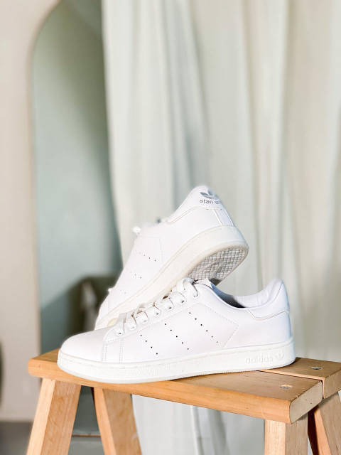 Adidas all white stan smith deals
