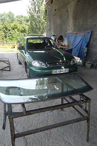 Изготовление и замена лобового стекла на Lanos в Никополе (Украина) 5
