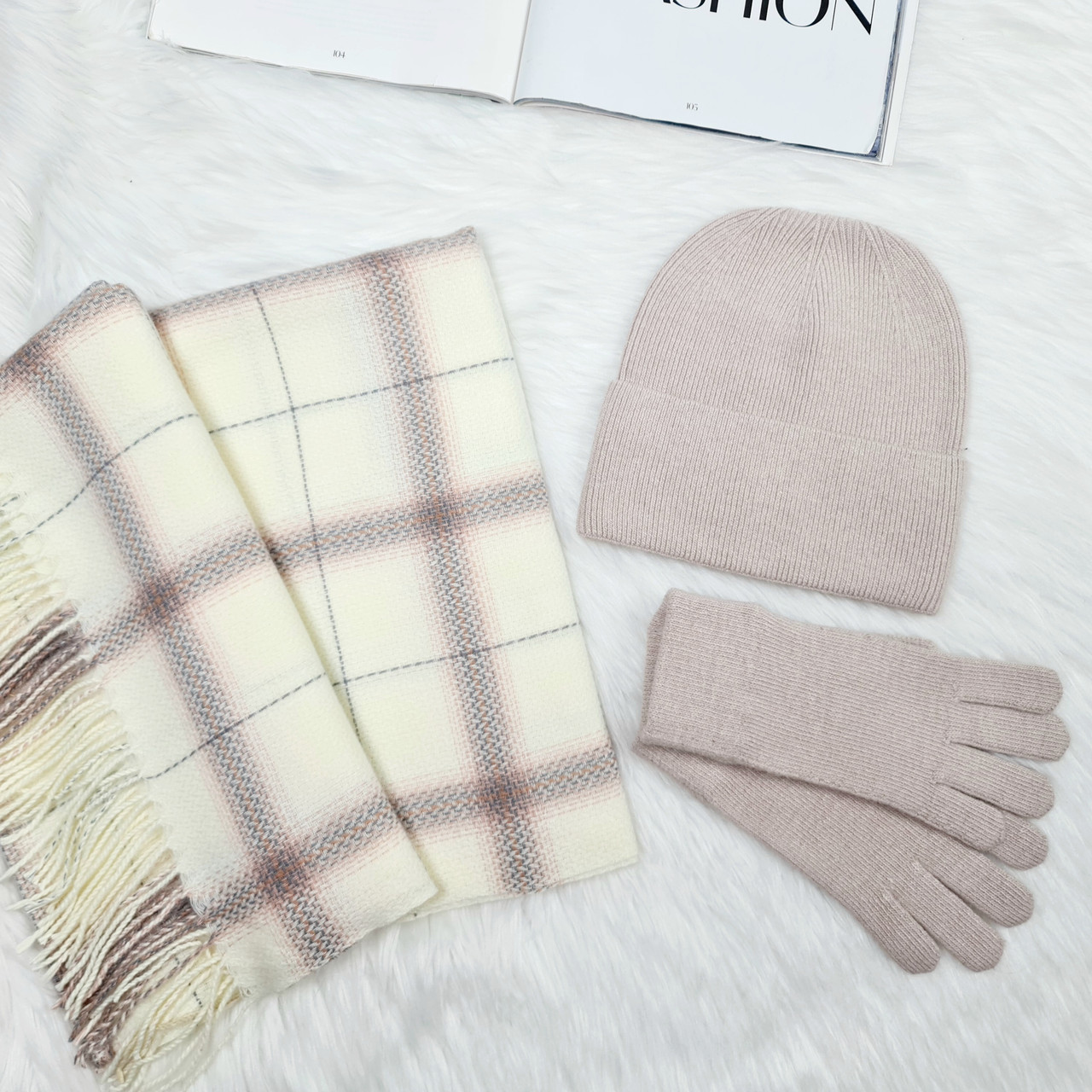 Комплект жіночий зимовий ангора з вовною (шапка+шарф+рукавички) ODYSSEY 56-58 см різнокольоровий 13186 - 8008 - 4074, фото 1