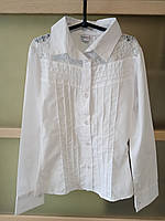Блузка-сорочка білого кольору з коміром