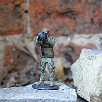 Статуетка колекційна Військовий ЗСУ з NLAW фігурка з металу фарбований, антикваріат, декоративна для інтер'єру, ручна робота