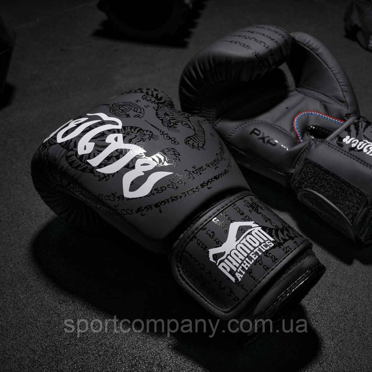 Боксерські рукавиці Phantom Muay Thai Black 10 унцій (бинти в подарунок)