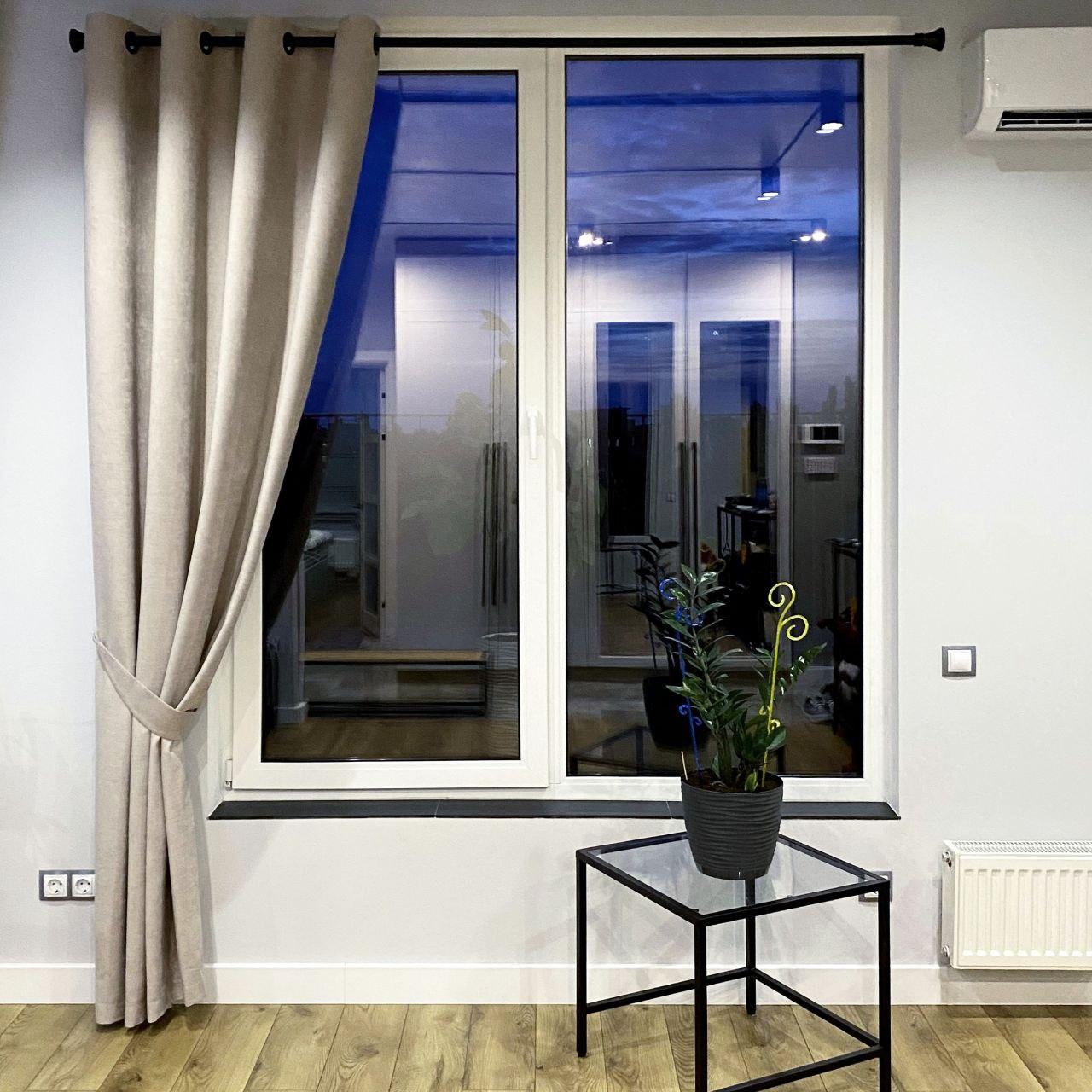 Штора на чорних люверсах 1 шт з підхватом 140х250 см мікровелюр Сіро-бежевий, фото 1