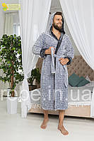Роскошный мужской халат Romance: махровый, светло-серый с узором, с капюшоном и двумя практичными карманами.