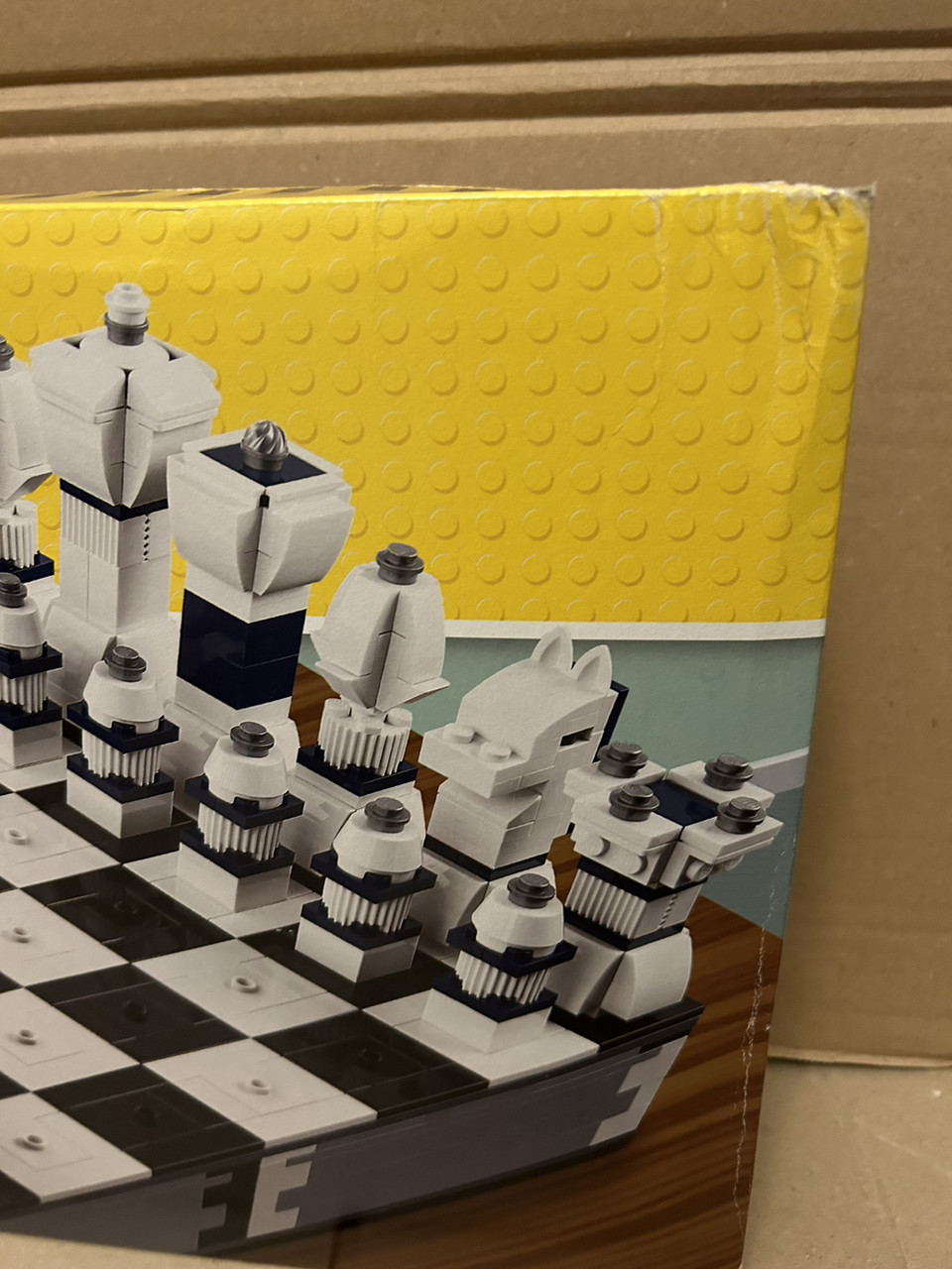 Купить LEGO Iconic Chess Set 40174 Шахматы. Новый, повреждена коробка ...