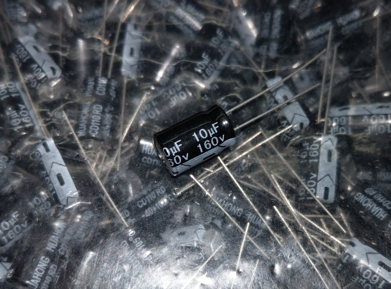 Конденсатор 10uF 160V, (8*12) 105°C