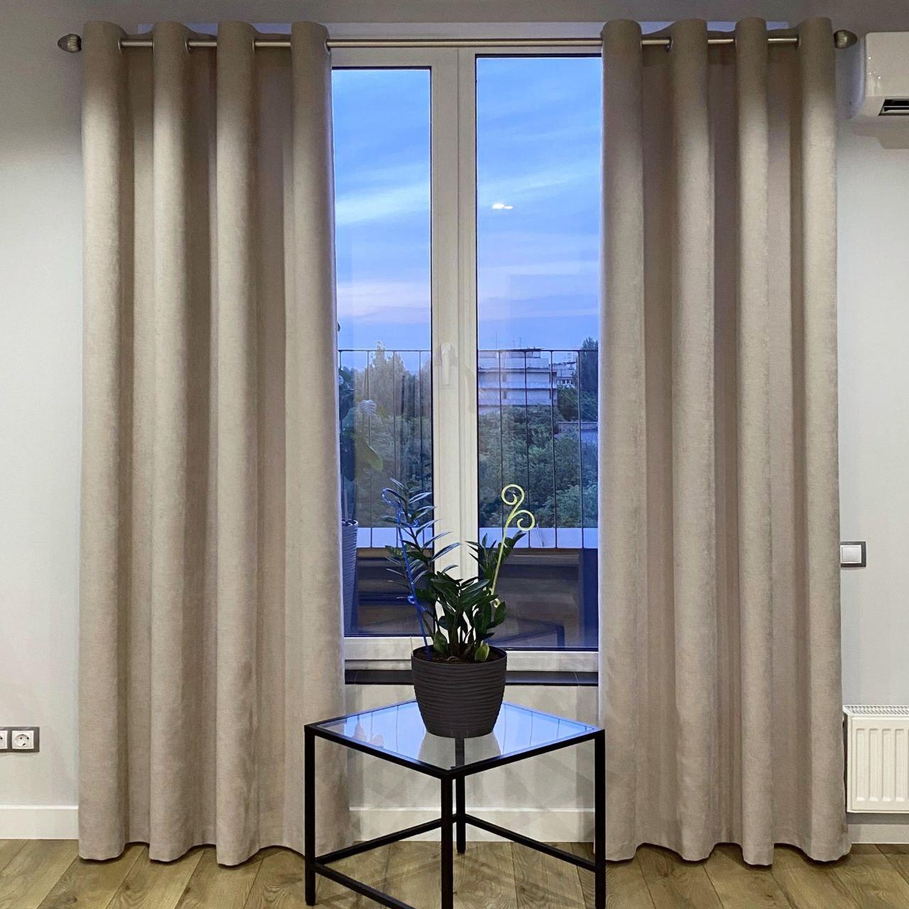 Комплект штори на сірих люверсах 2 шт 140х250 см мікровелюр Сіро-бежевий, фото 1