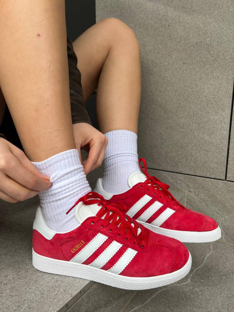 Adidas gazelle super red hotsell