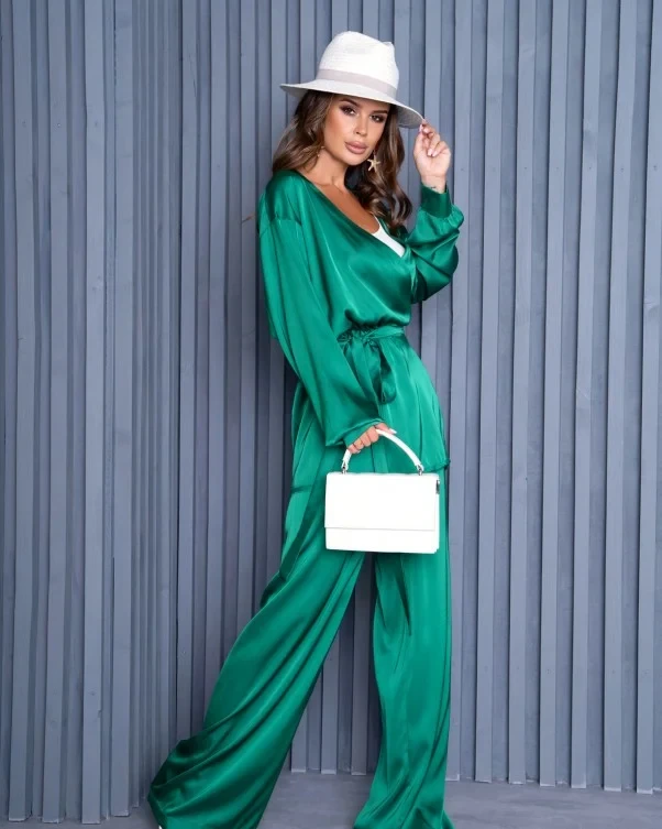 Жіночий костюм у піжамному стилі, фото 1