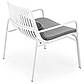 Біле крісло з поліпропілену Melby з подушкою сірого кольору для дачі, фото 4