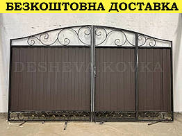 Ковані ворота з каліткою та піками