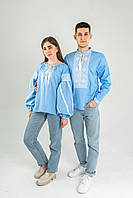 Блакитні вишиті сорочки для пари з білою вишивкою та мереживом