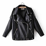 Куртка косуха з екошкіри подовжена чорна оверсайз із поясом, фото 2