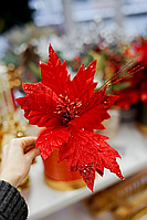 Декоративна квітка новорічна червона з блискітками