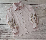 Ошатна блузка для дівчинки льон з вишивкою в пудровому кольорі.