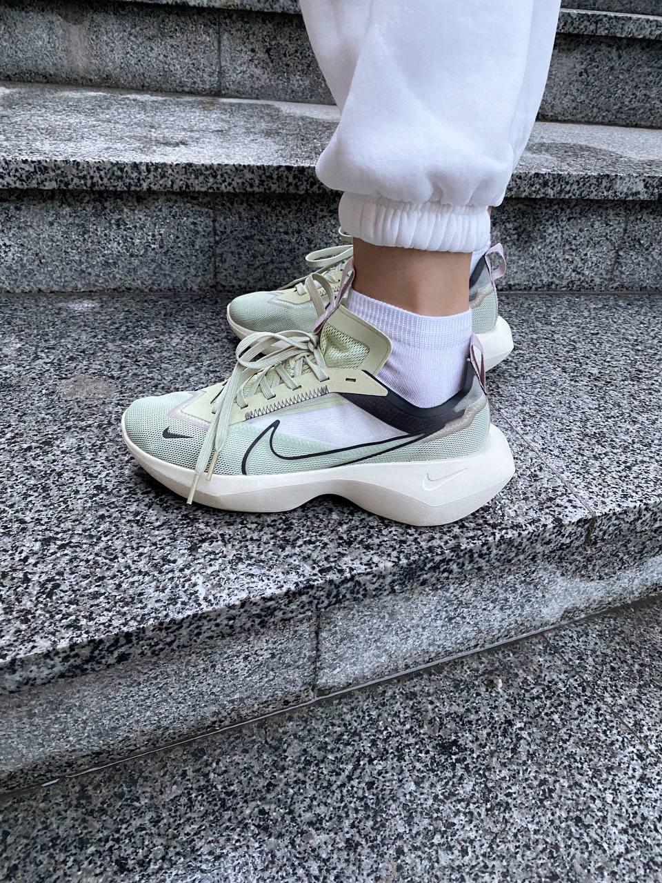 Оливкові жіночі кроссівки Nike Vista Lite Olive Aura. Круті кросси для жінок Найк Віста Лайт.